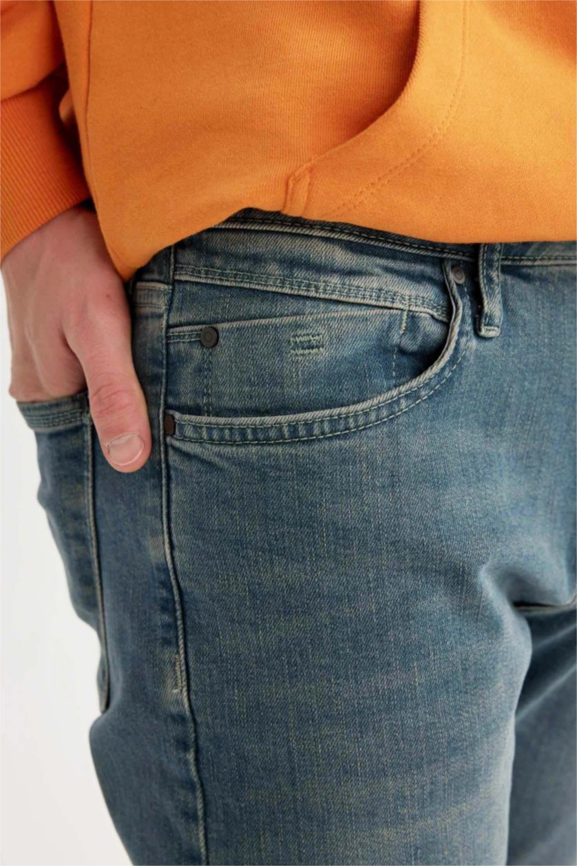 MAN Light Green Sergio Regular Fit Normal Waist Pipe Leg Jeans