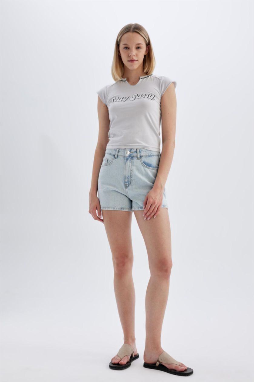 Woman Light Blue Mom Fit High Waist Skinny Denim Shorts