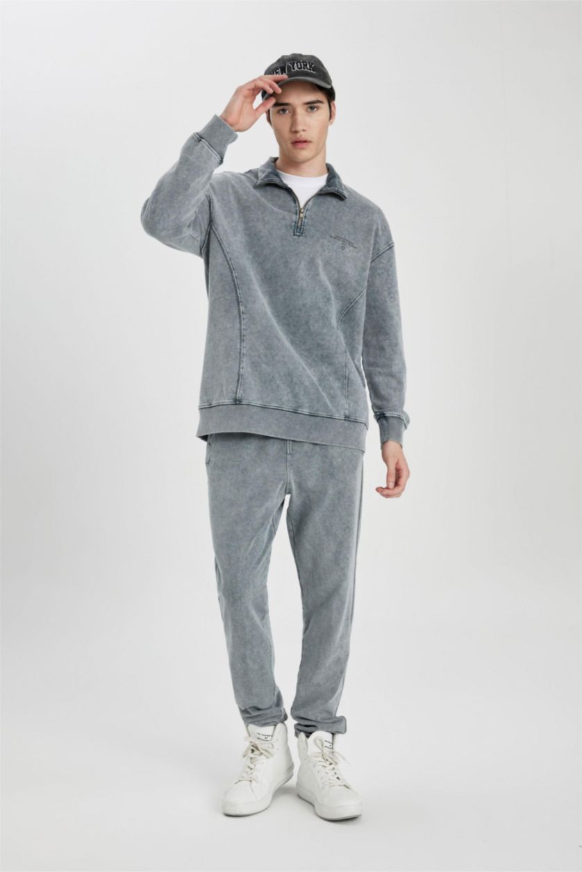 MAN Grey Comfort Fit Stand-up Collar Printed Sweatshirt