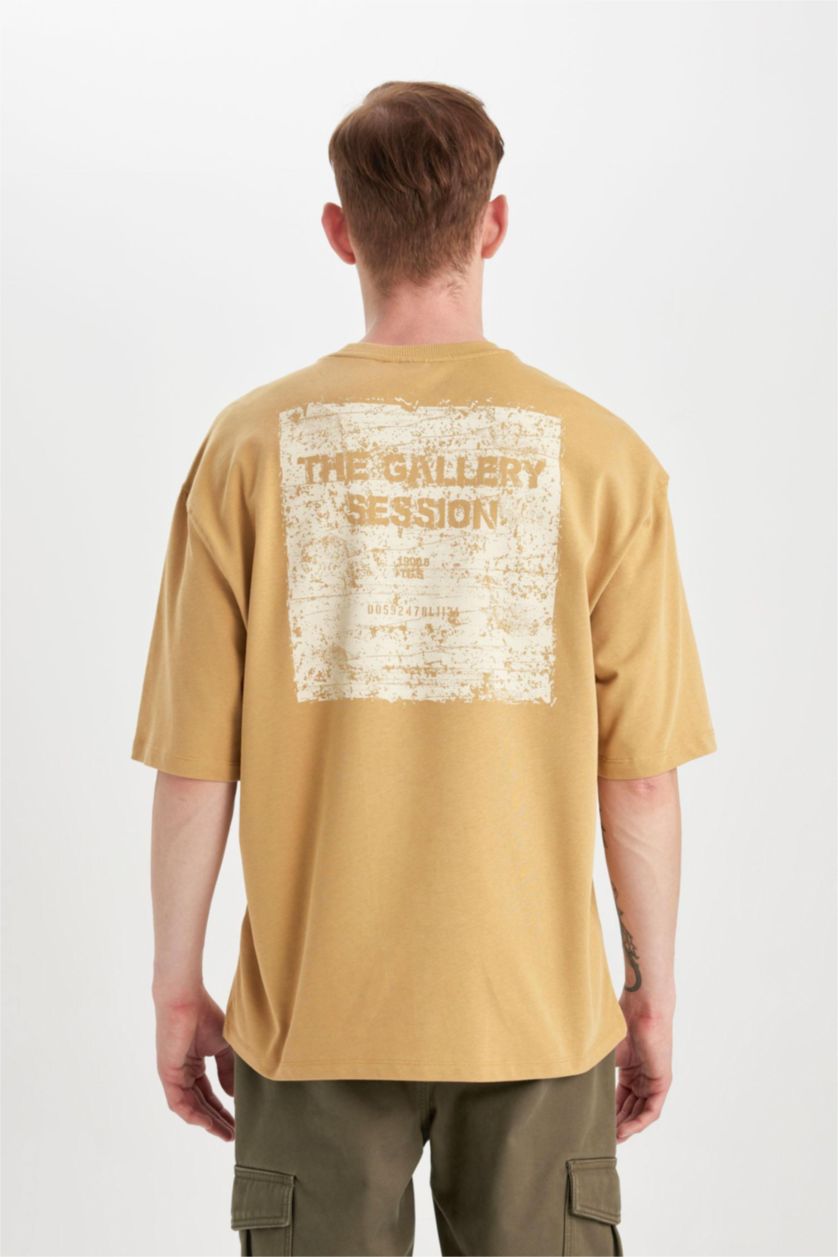 رجال أصفر تيشيرت قصة فضفاضة مطبوع برقبة مستديرة