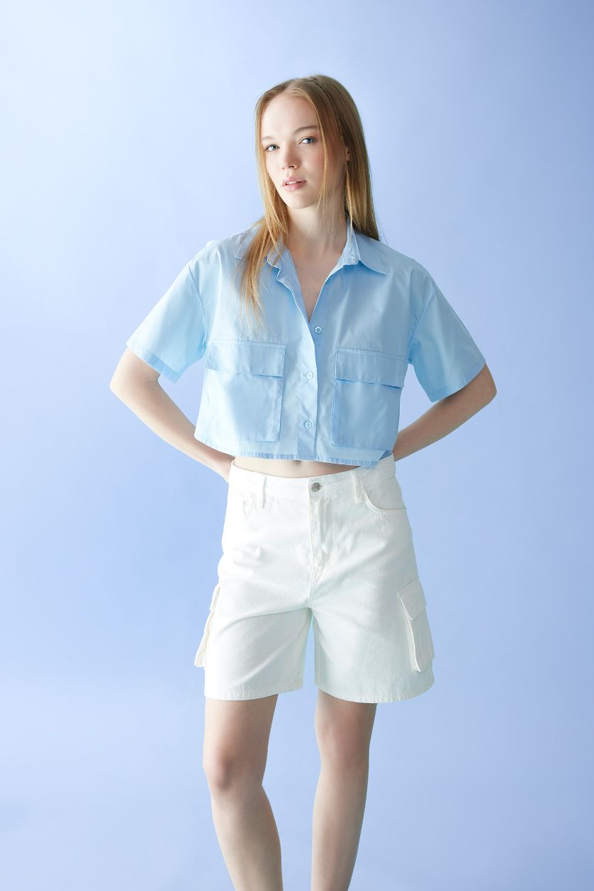 Kadın Açık Mavi Coool Oversize Geniş Kalıp Cep Detaylı Crop Kısa Kollu Gömlek