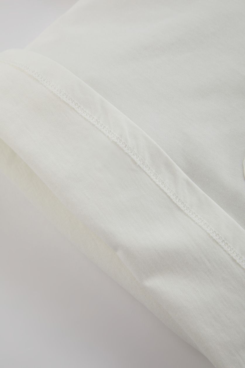 طفلة صغيرة بيج فاتح تيشيرت بناتي كم طويل قصة عادية برقبة مستديرة