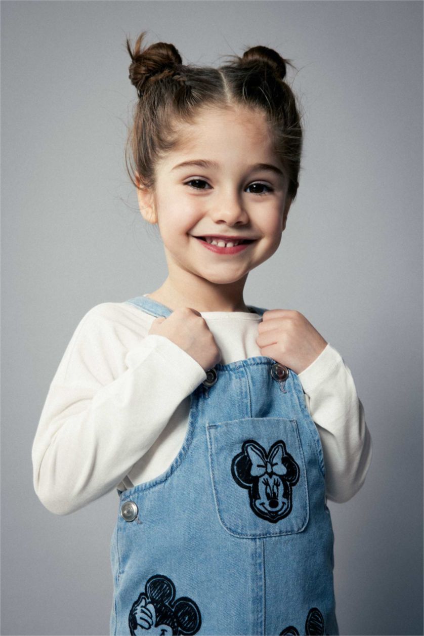 طفلة صغيرة بيج فاتح تيشيرت بناتي كم طويل قصة عادية برقبة مستديرة