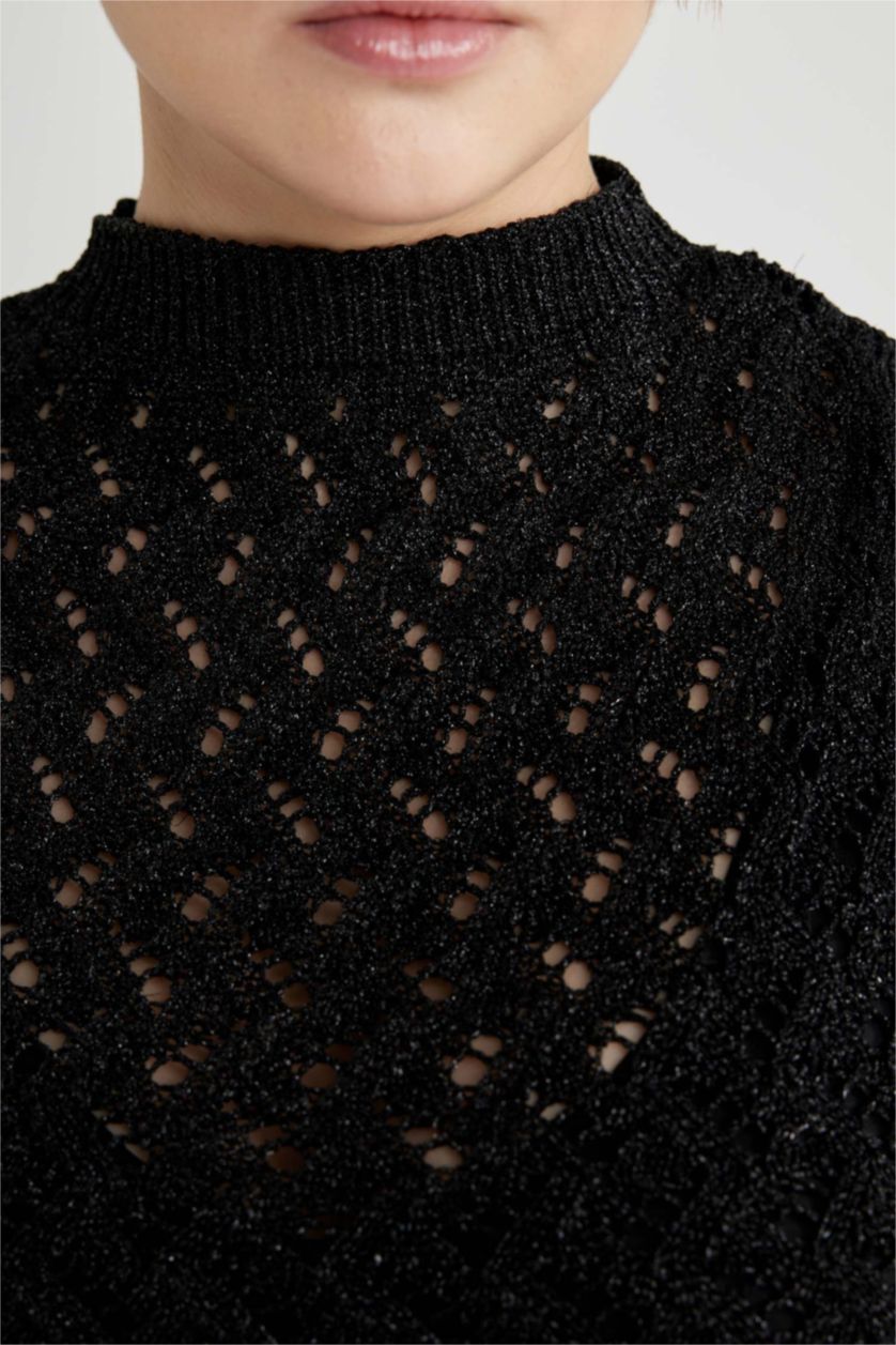 Kadın Siyah Relax Fit Bisiklet Yaka Ajur Atlet