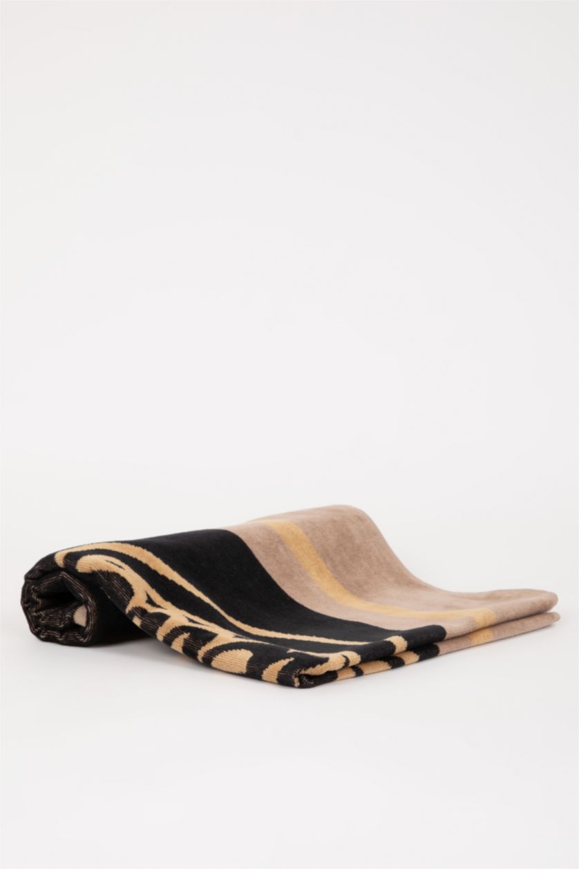 Man Vison Man Cotton Beach Towel