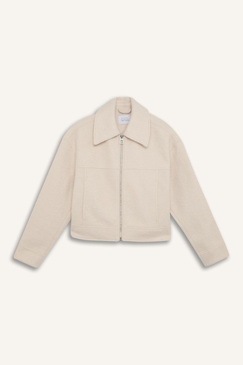 Kadın Ekru Su Geçirmez Regular Fit Polo Yaka Fermuarlı Cepli Kısa Kaşe Ceket