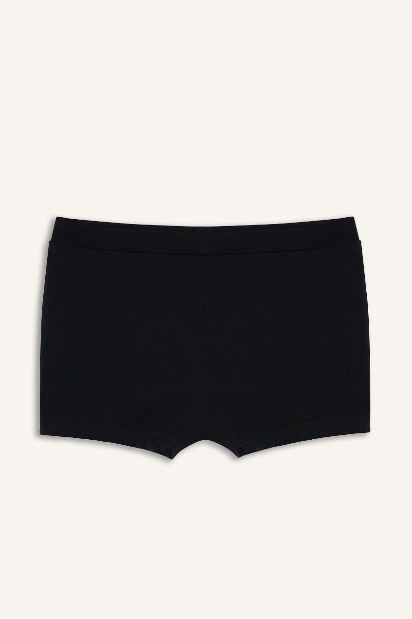 نساء أسود اندر بكيني قصة عادية من Fall in Love