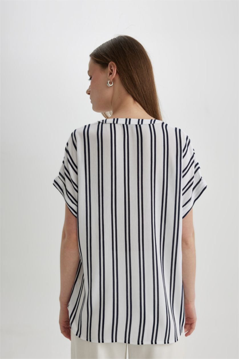 Woman NAVY Regular Fit Crew Neck Short Sleeve Blouse