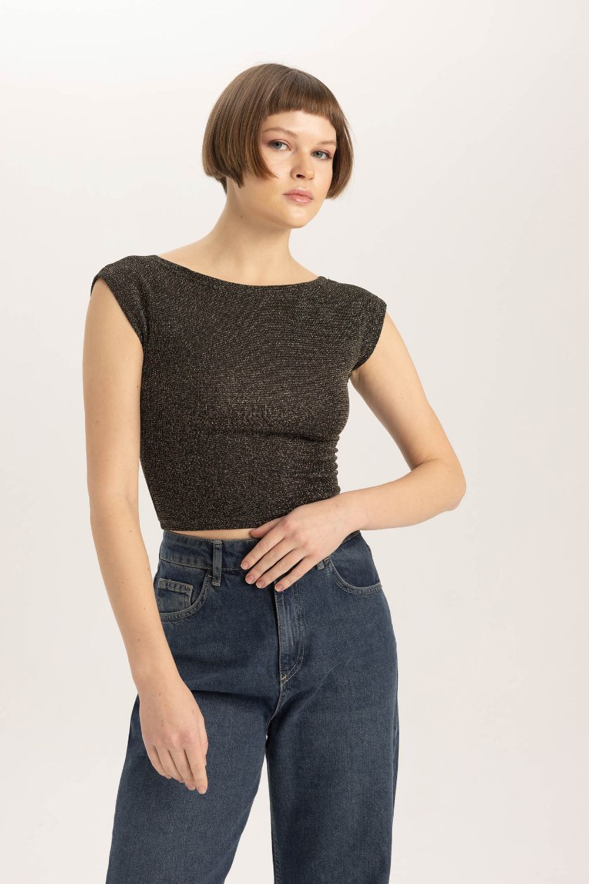 WOMAN GOLD Fitted Crew Neck Short Sleeve T-Shirt