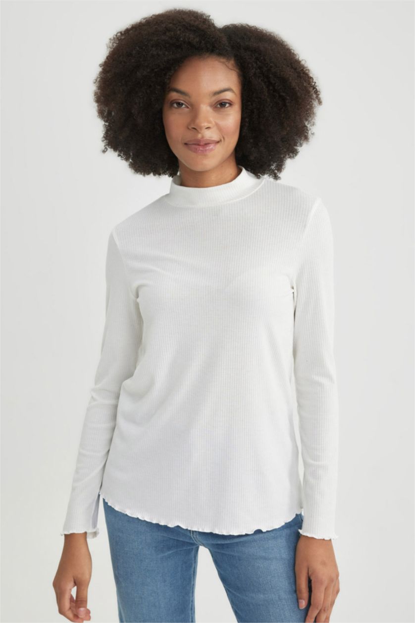 حريمي بيج فاتح بلوزة كم طويل قصة عادية بيج فاتح