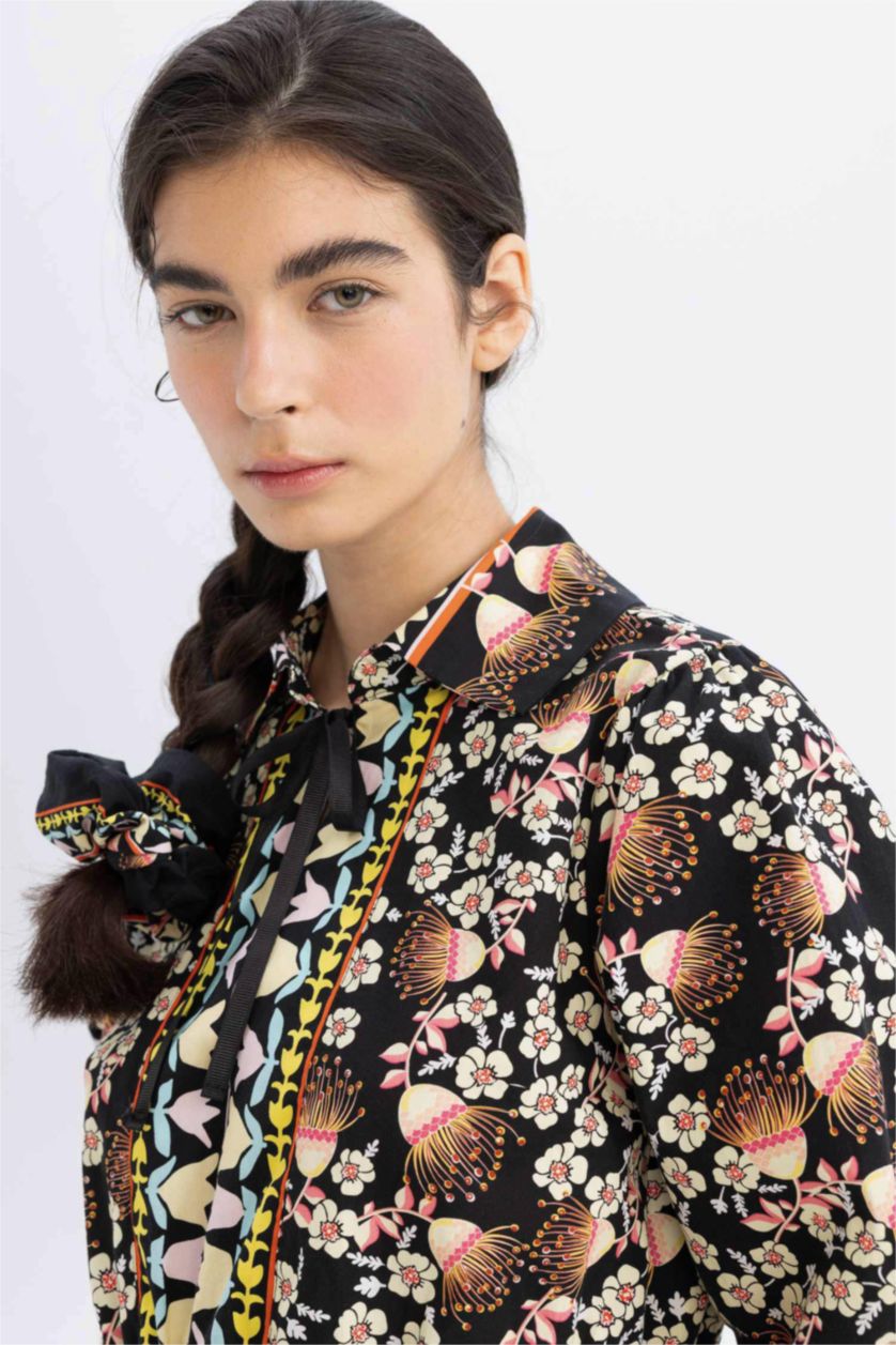 Kadın Siyah Lug Von Siga x DeFacto Oversize Desenli V Yaka Poplin Uzun Kollu Bluz