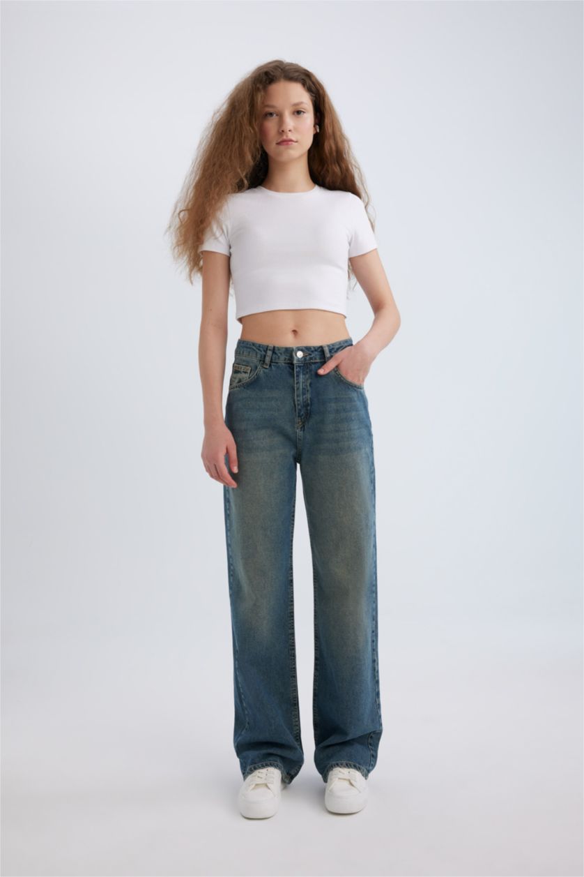 نساء نيلي فاتح بنطرون جينز وايد ليج