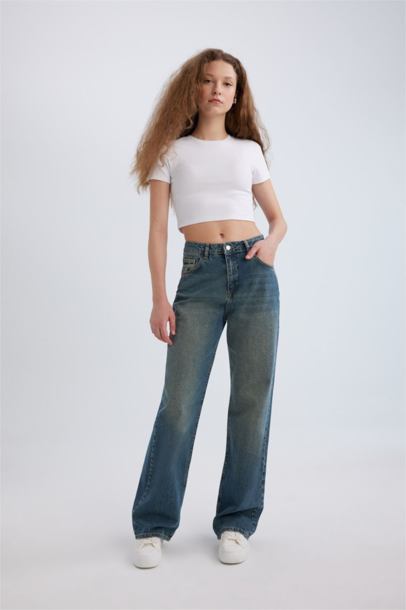 نساء نيلي فاتح بنطرون جينز وايد ليج