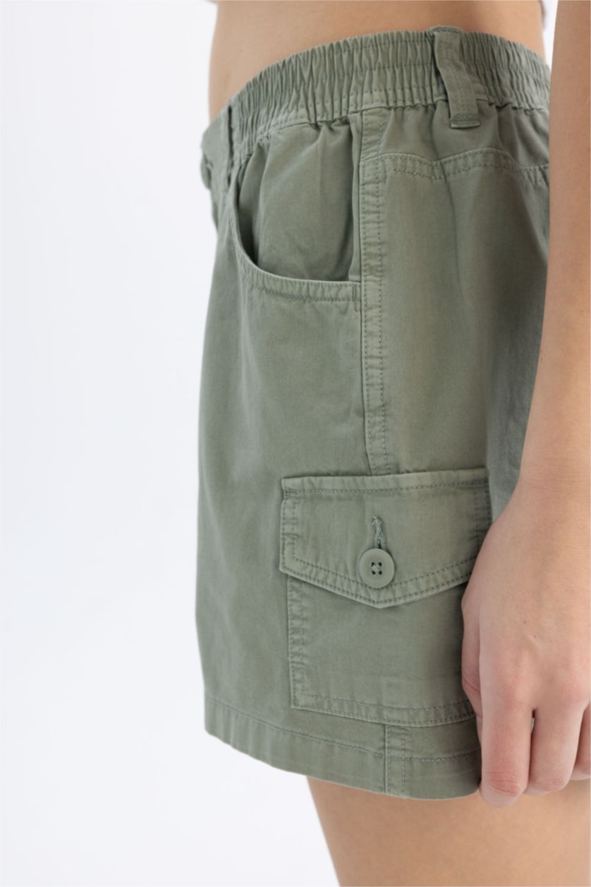 حريمي أخضر فاتح شورت جبردين قصة عادية