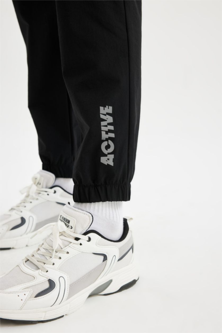 Man Black Slim Fit Woven Jogger