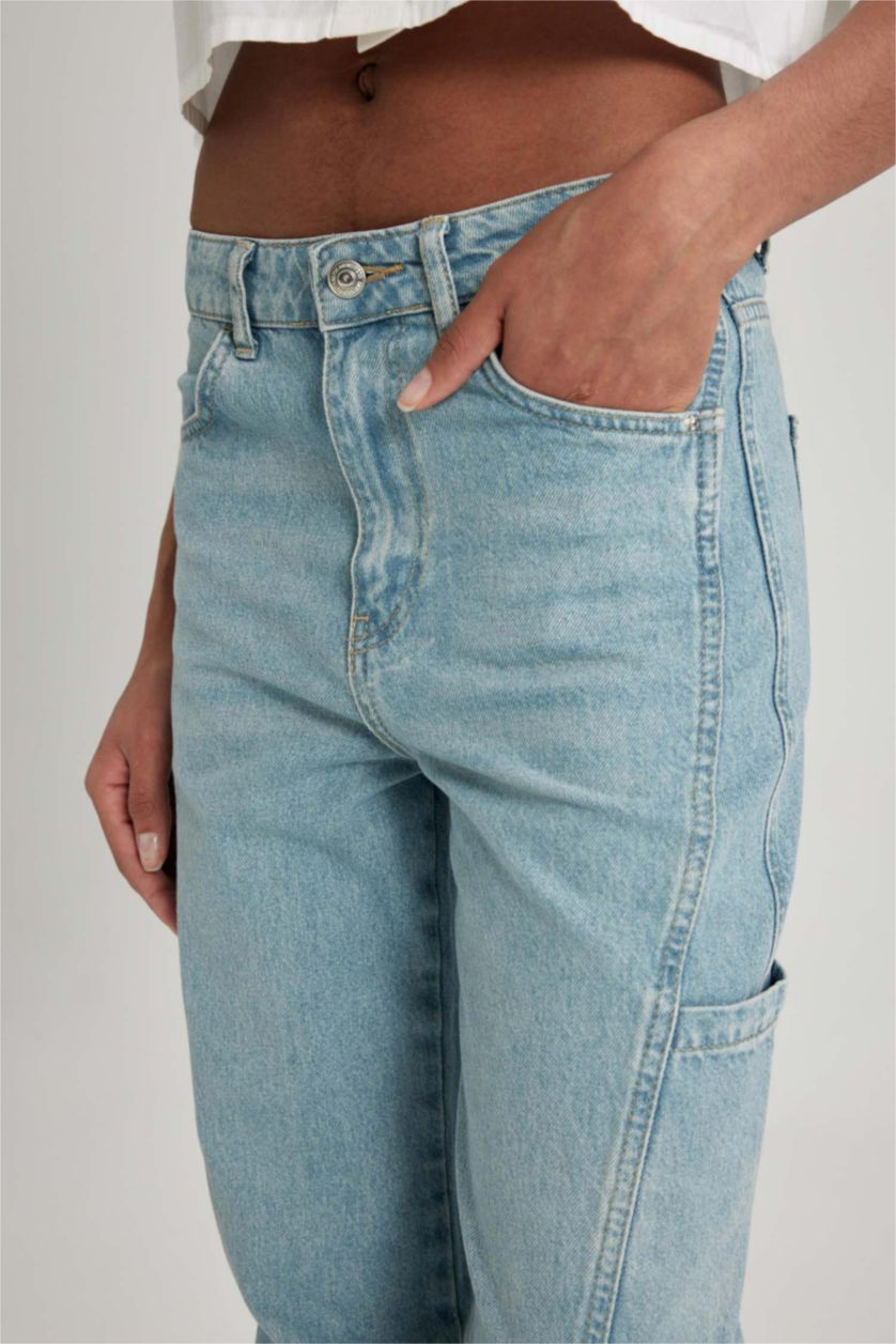 حريمي نيلي فاتح بنطلون جينز وايد ليج برجل واسع وخصر عالي