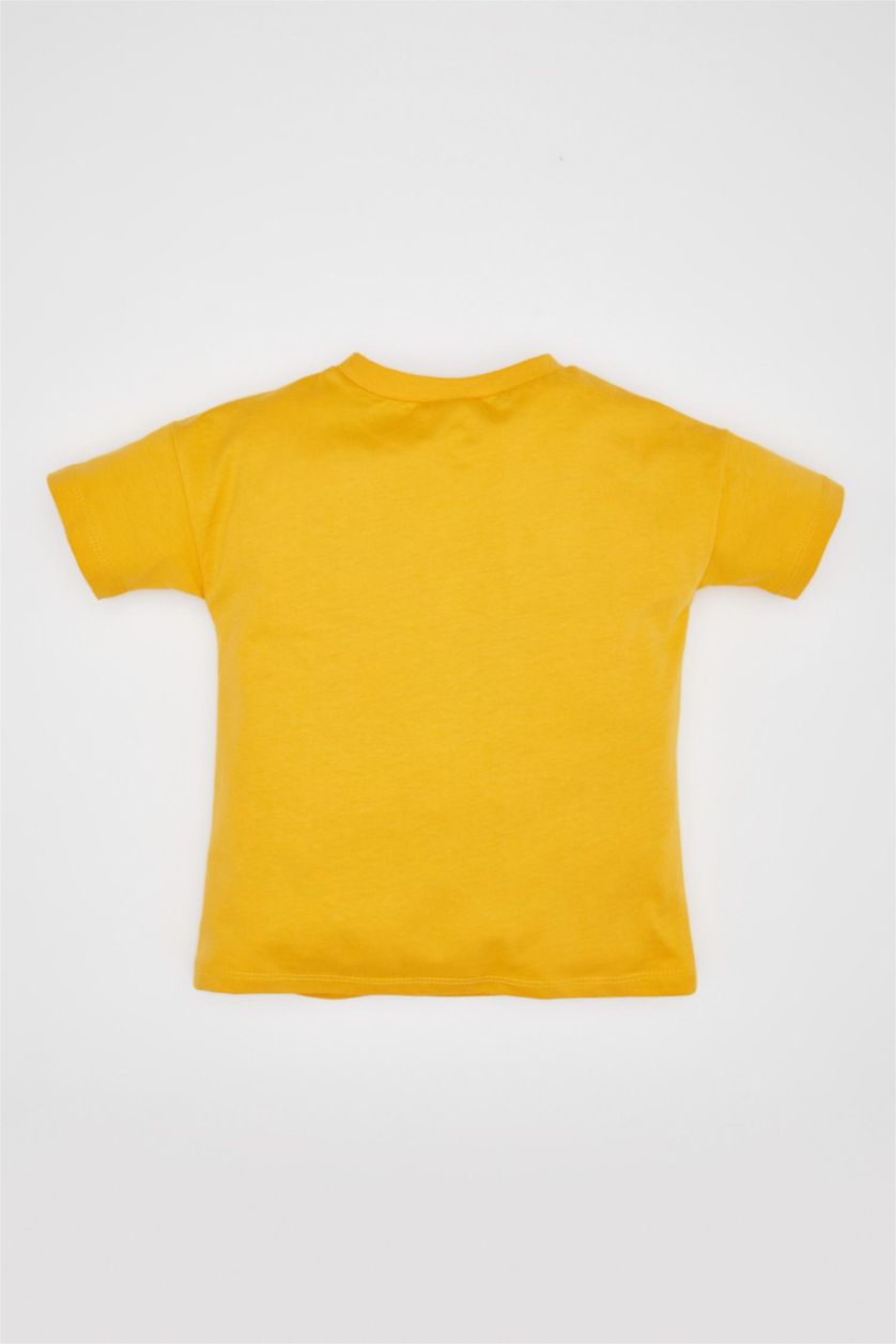 مولود ذكر أصفر تيشيرت ولادي نص كم بطبعة شعار قصة عادية