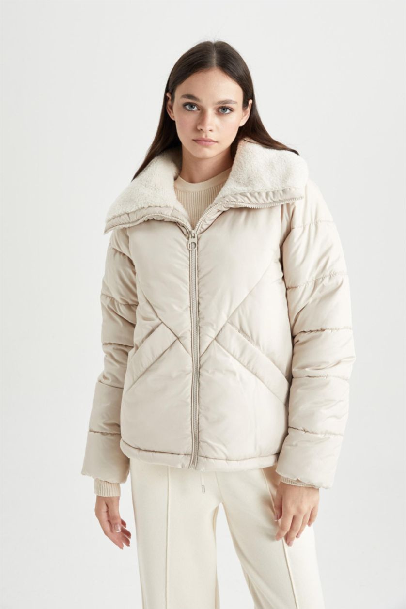 Kadın Ekru Su Geçirmez Mont