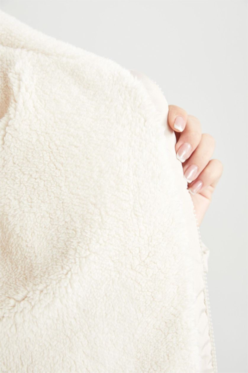 Kadın Ekru Su Geçirmez Mont