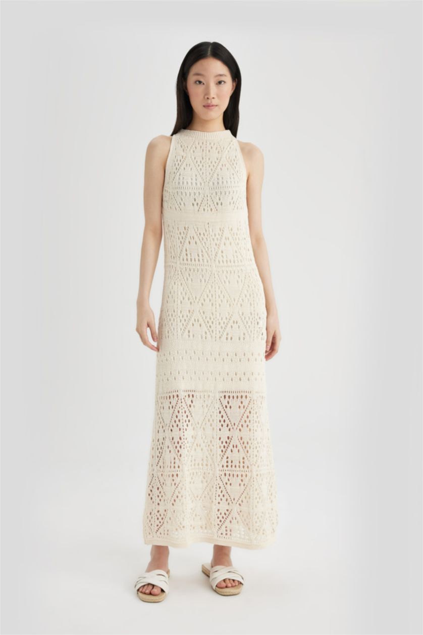 Kadın Ekru A Kesim Halter Yaka Kroşe Kolsuz Maxi Triko Elbise