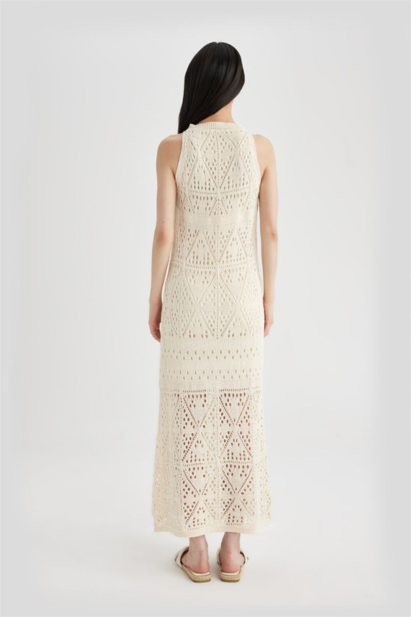 Kadın Ekru A Kesim Halter Yaka Kroşe Kolsuz Maxi Triko Elbise