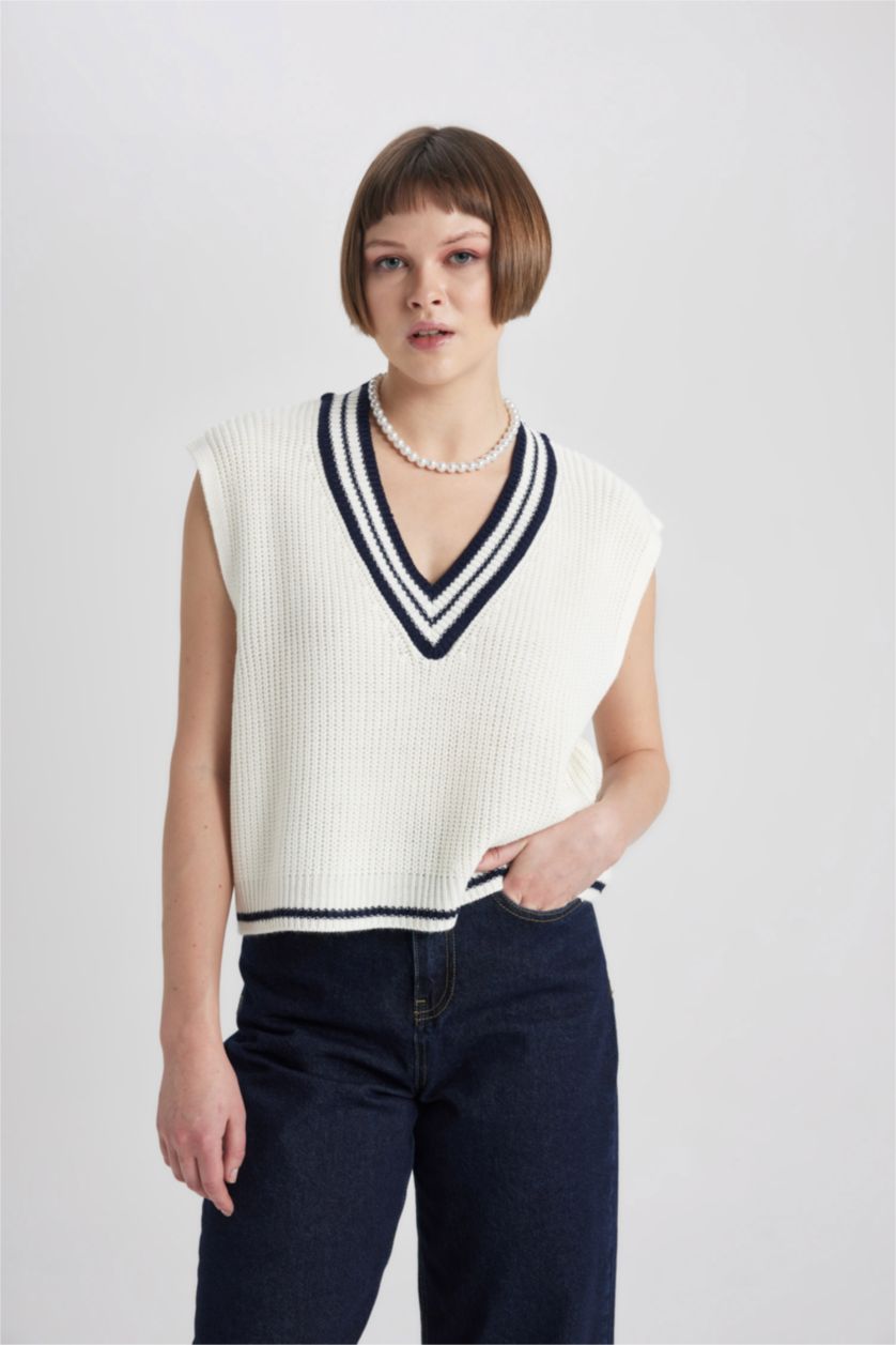 Woman Ecru Relax Fit V-Neck Thessaloniki Fabric Vest