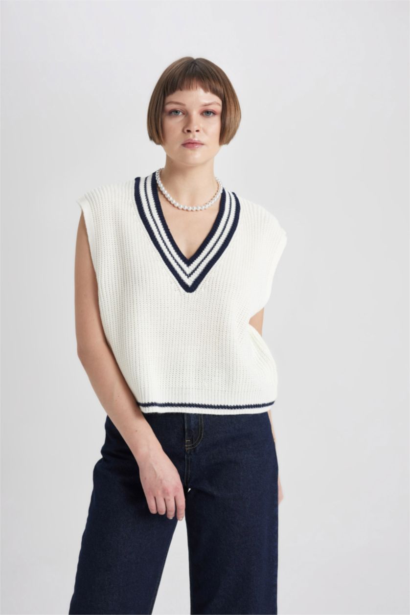 Woman Ecru Relax Fit V-Neck Thessaloniki Fabric Vest