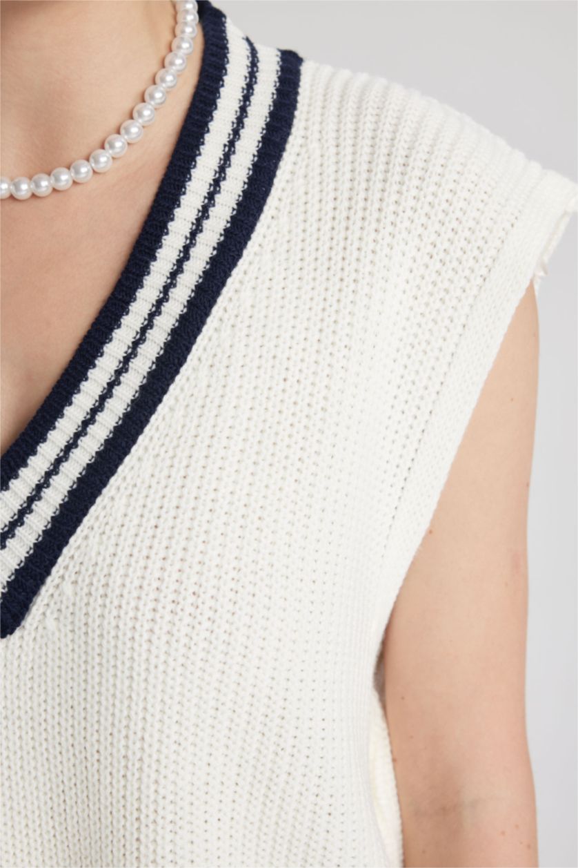 Woman Ecru Relax Fit V-Neck Thessaloniki Fabric Vest