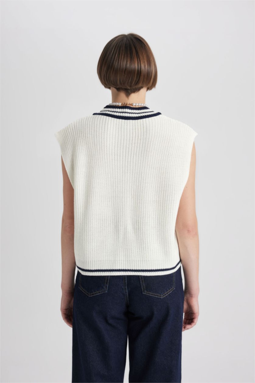 Woman Ecru Relax Fit V-Neck Thessaloniki Fabric Vest