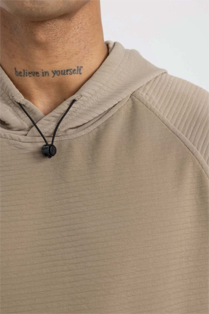 Erkek Vizon Standart Fit Kapüşonlu Kısa Kollu Sporcu Tişört