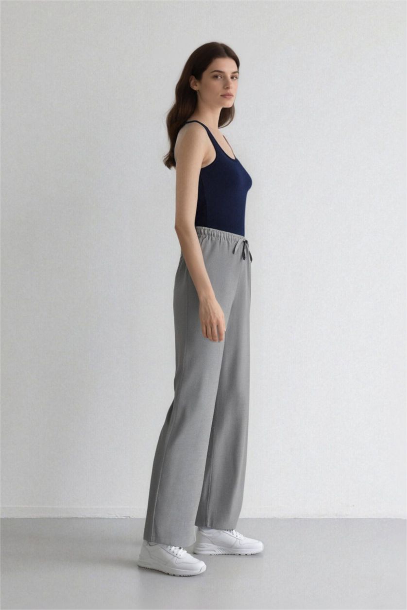 Woman Light Grey Elastic Waist Wide Leg Fabric Trousers