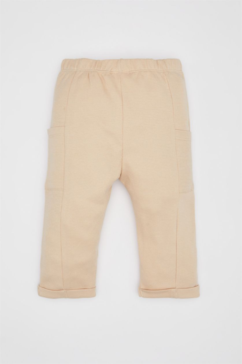 طفلة صغيرة بيج بنطلون بيبي اولادي وافل قصة عادية