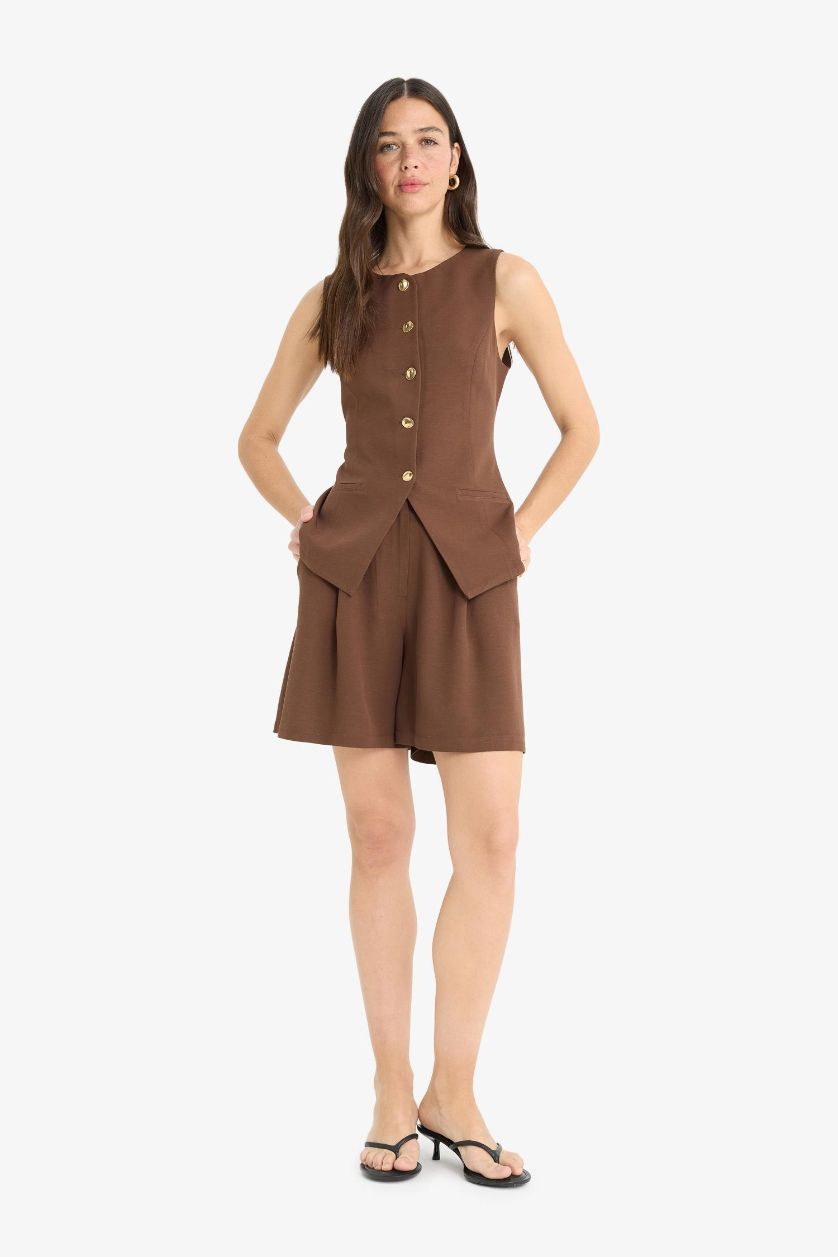 حريمي بني شورت قصير بخصر عالي ممزوج بالكتان