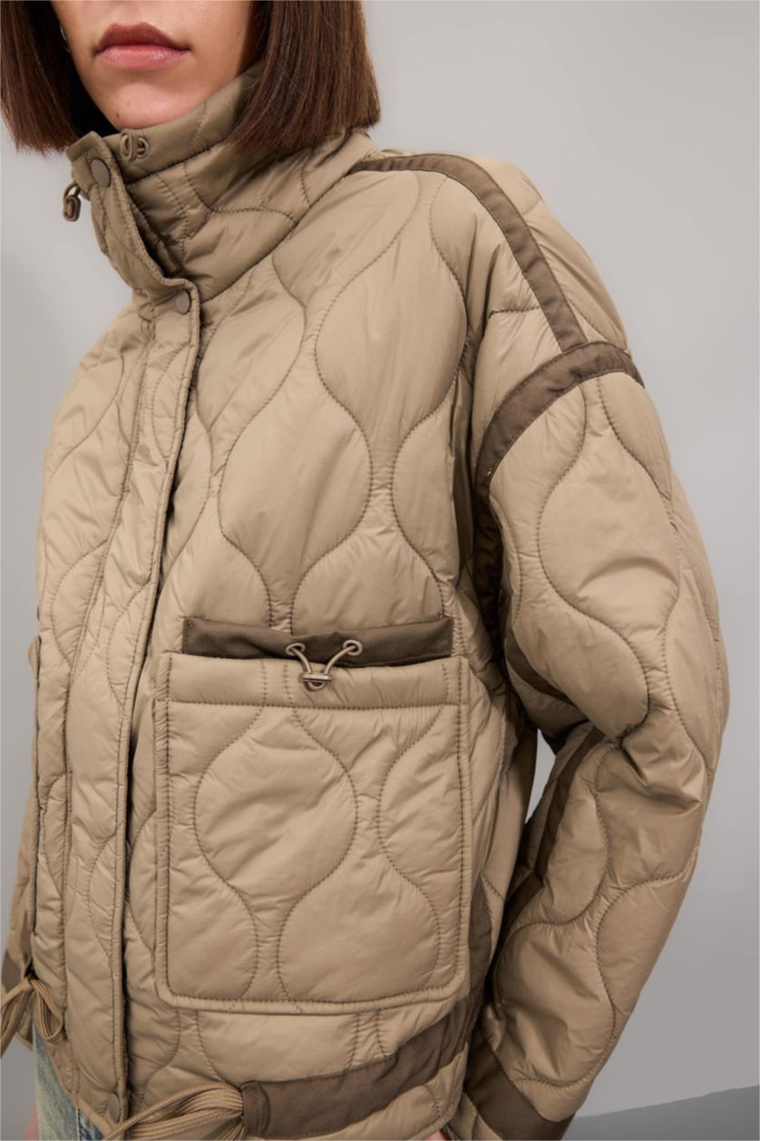 Kadın Vizon Oversize Geniş Kalıp Hafif Mevsimlik Mont Dik Yaka Kapitoneli Fermuarlı Çıtçıtlı Cepli