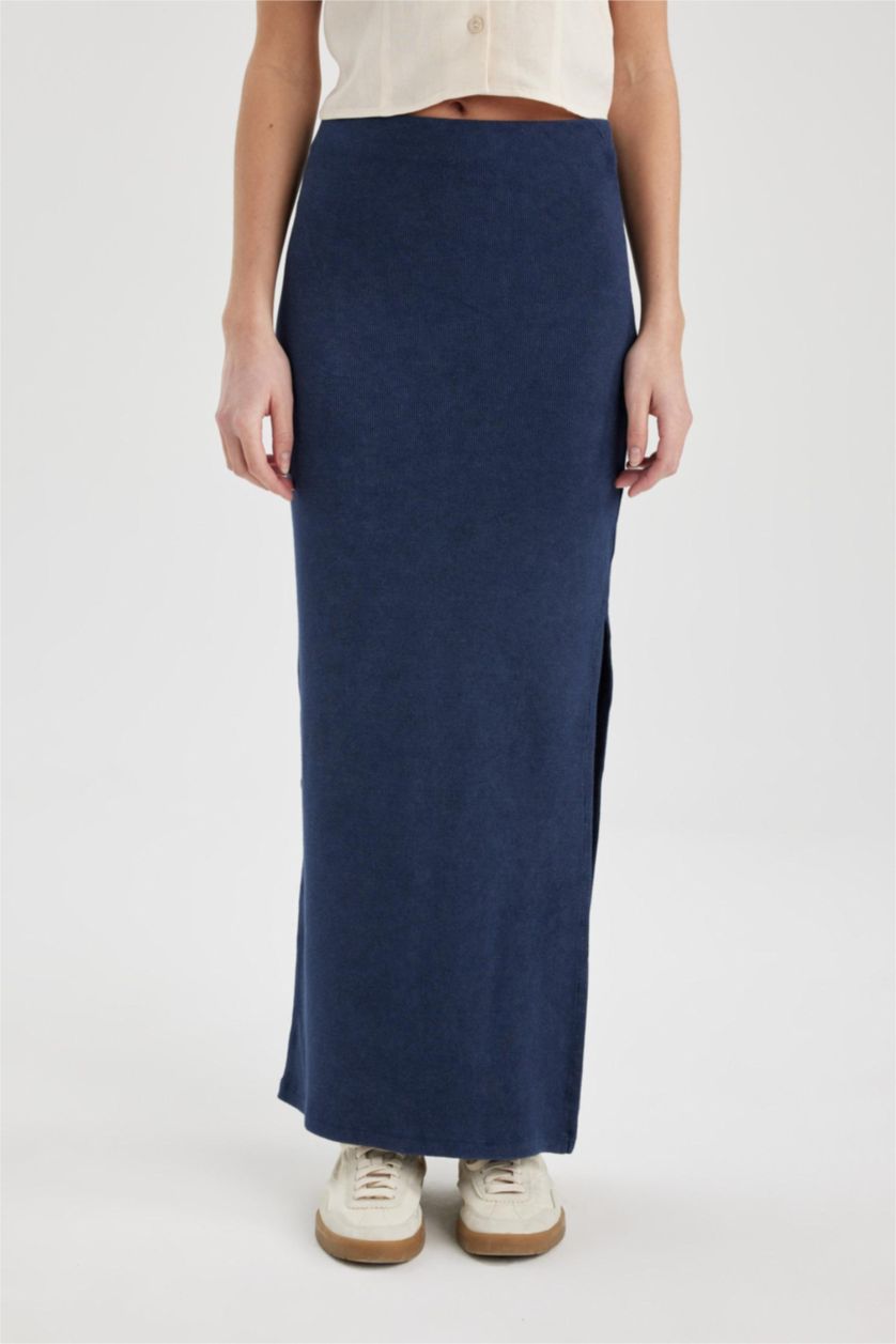 Kadın Lacivert Fitilli Kaşkorse Yırtmaçlı Yıkamalı Soluk Efektli Maxi Etek