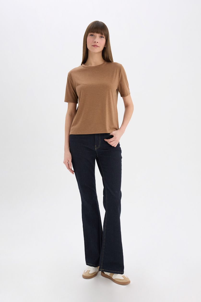 Kadın Açık Kahve Relax Fıt Bisiklet Yaka Simli Kumaş Kısa Kollu Tişört