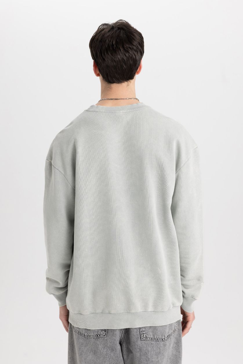 رجال رمادي فاتح سويت شيرت بطبعة شعار قصة مريحة بياخة مستديرة