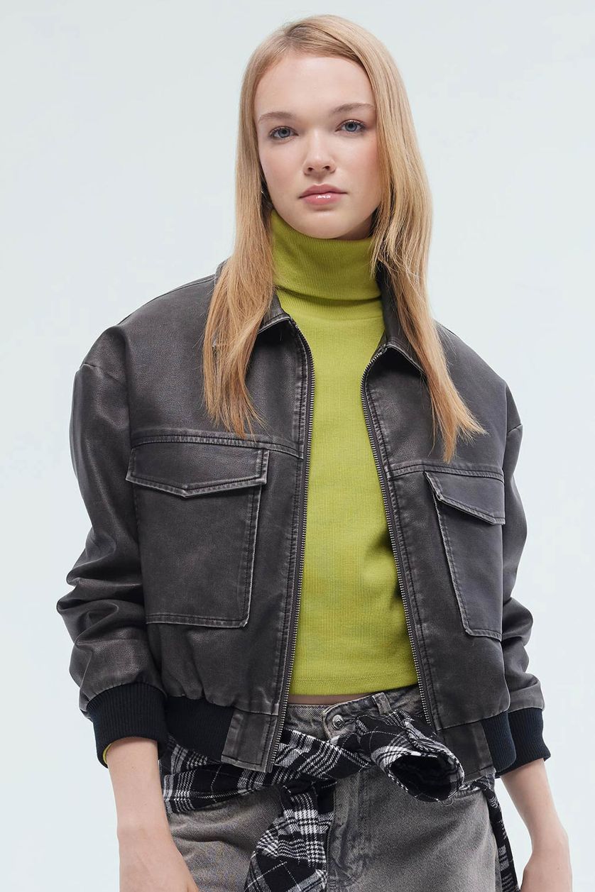 Kadın Siyah Su Geçirmez Suni Deri Ceket Mont Regular Kalıp Polo Yaka Fermuarlı Eskitme