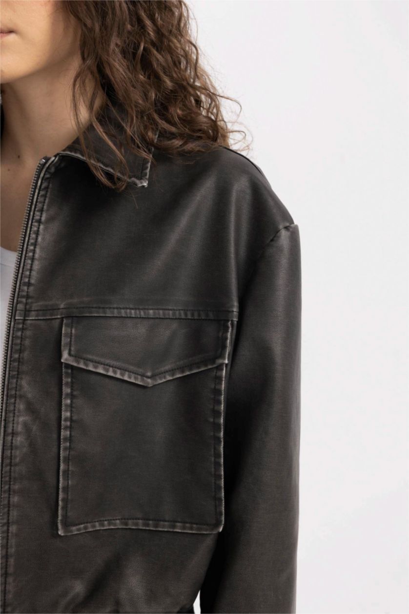 Kadın Siyah Su Geçirmez Suni Deri Ceket Mont Regular Kalıp Polo Yaka Fermuarlı Eskitme