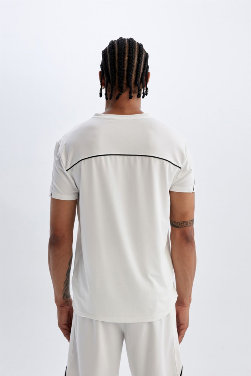 Erkek Beyaz DeFactoFit Standart Fit Bisiklet Yaka Baskılı Ağır Kumaş Kısa Kollu Sporcu Tişört