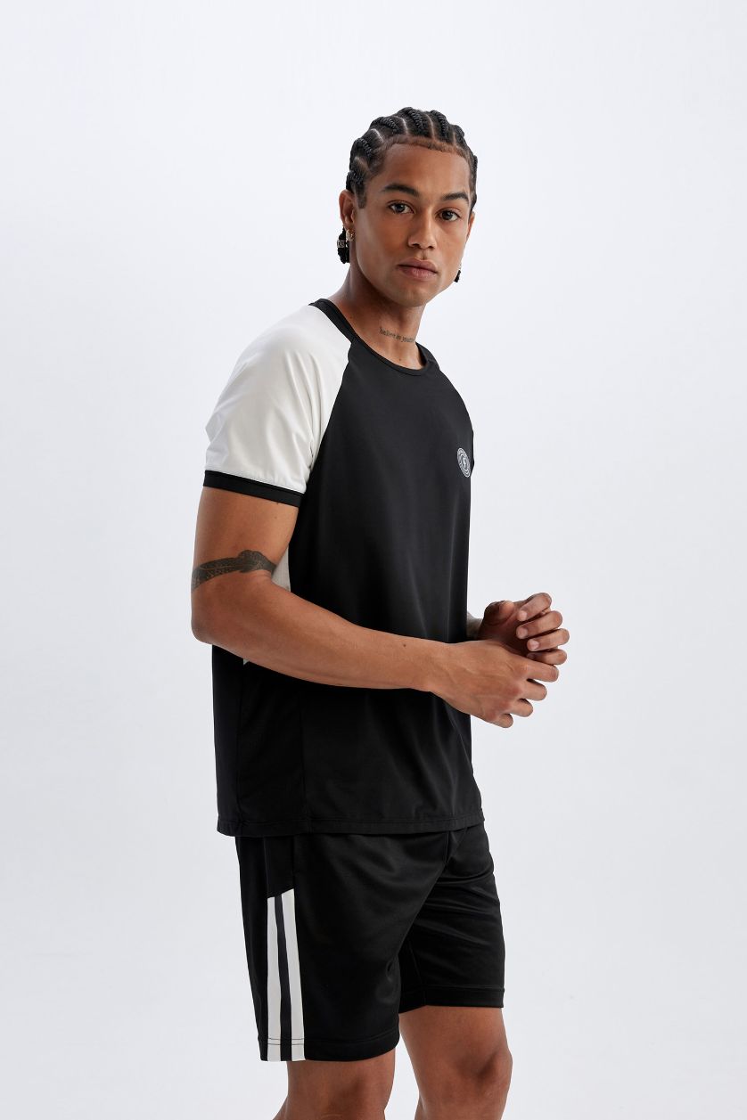 Man Black Standard Fit Short Leg Heavy Fabric Sports Shorts