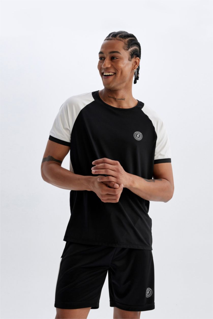 Man Black Standard Fit Short Leg Heavy Fabric Sports Shorts