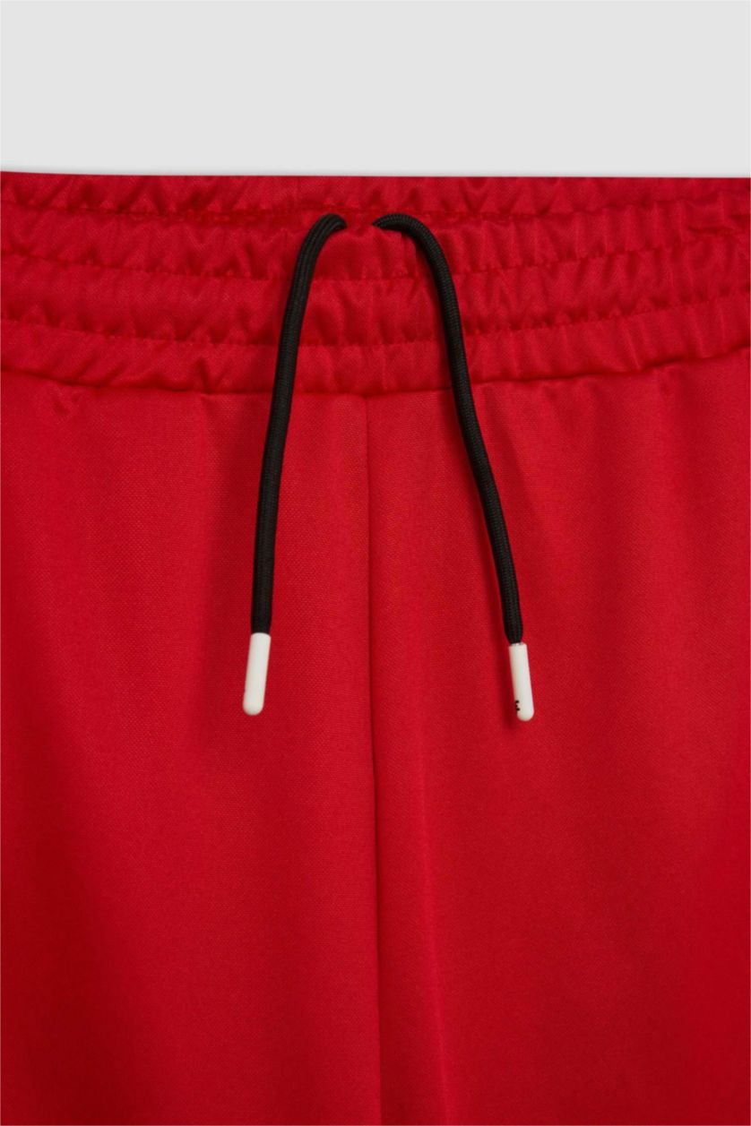 رجال أحمر شورت رياضي قصير قصة عادية من DeFactoFit