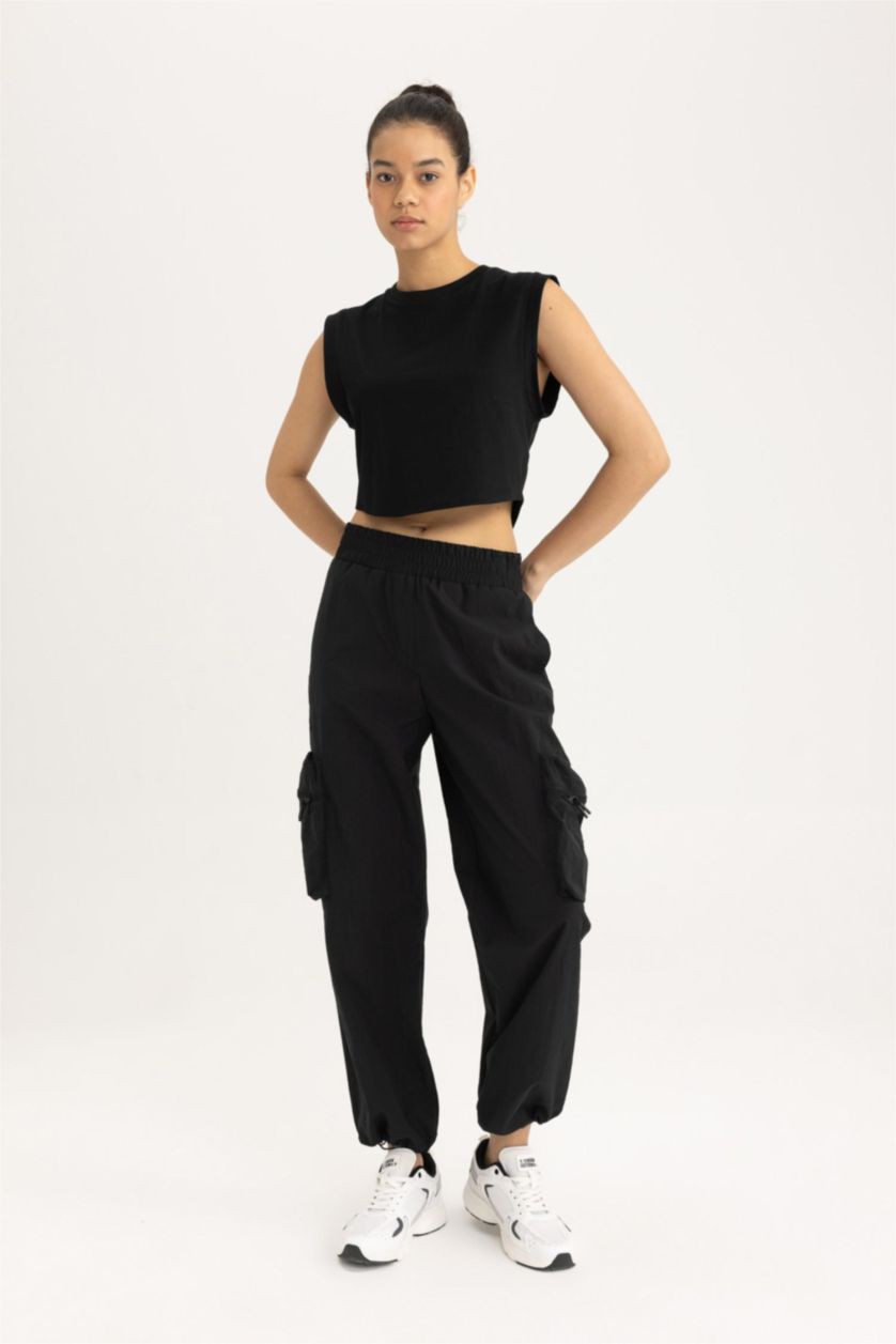 Women Black Standard Fit Trousers