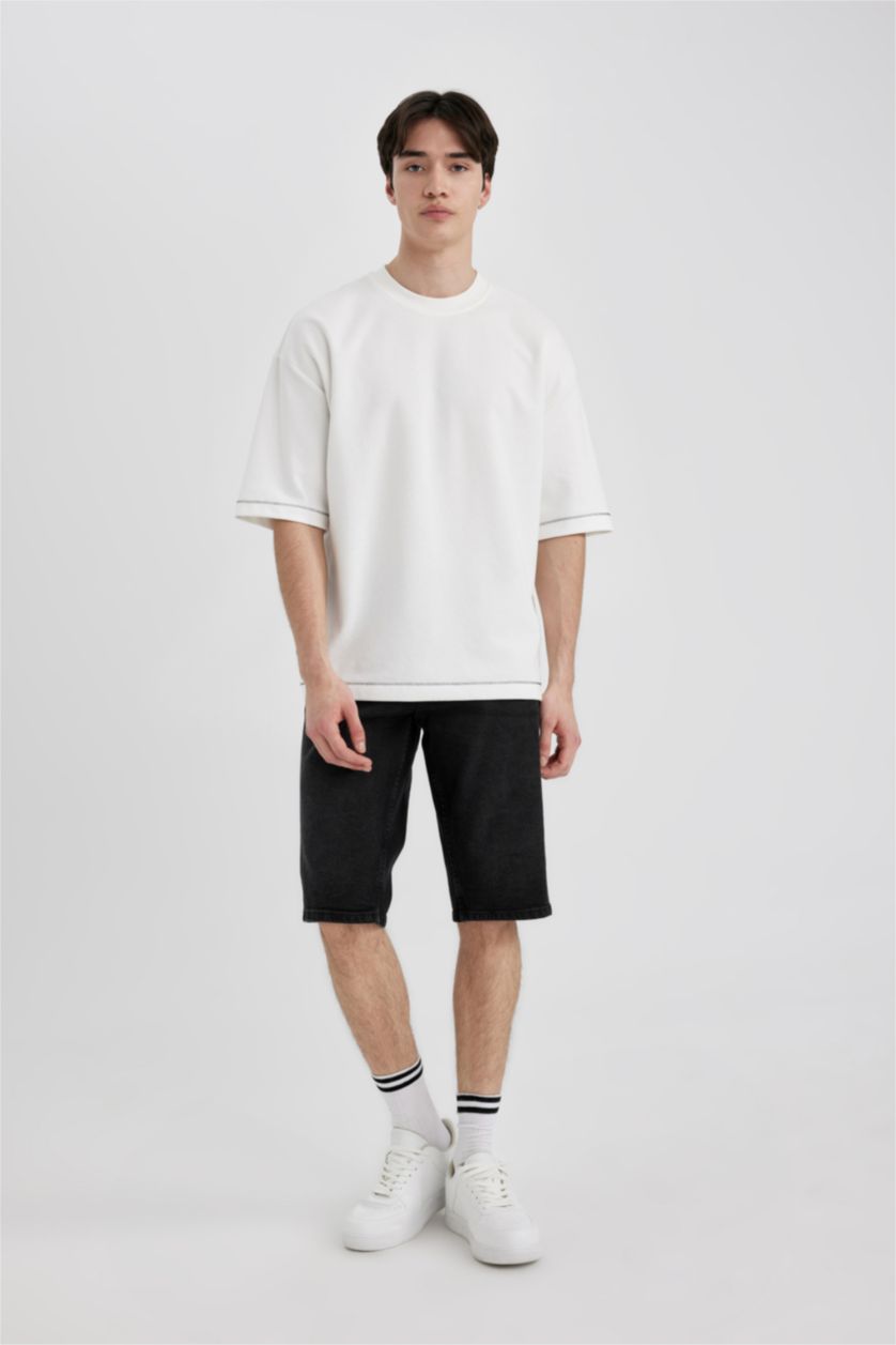 MAN Black Regular Fit Jean Bermuda Shorts