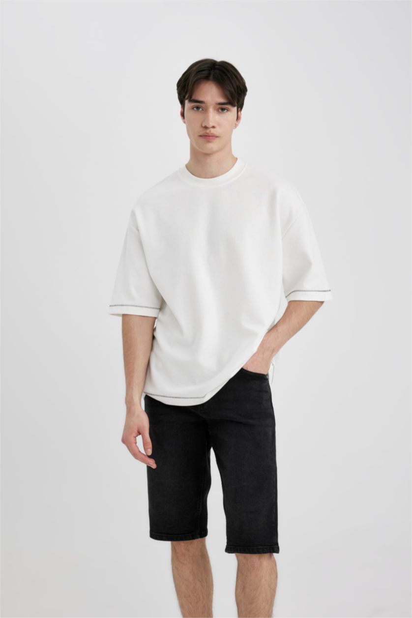 MAN Black Regular Fit Jean Bermuda Shorts