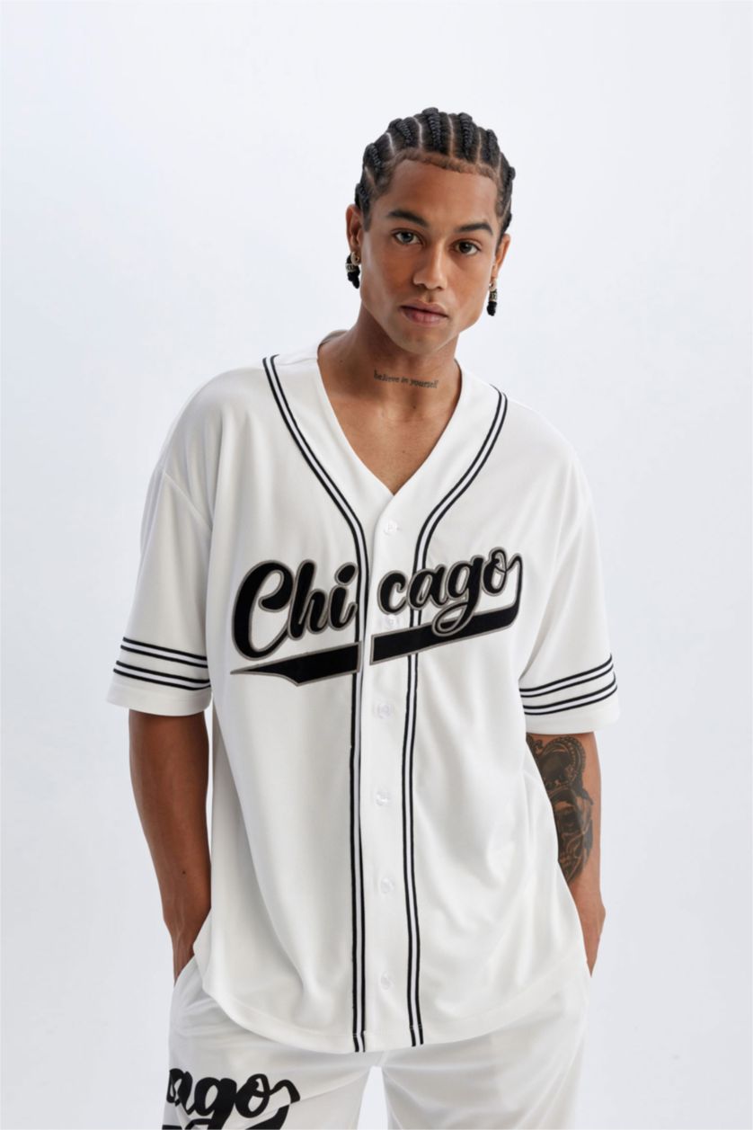 رجالي أبيض تيشيرت اوفر سايز تطريز بياقة قميص