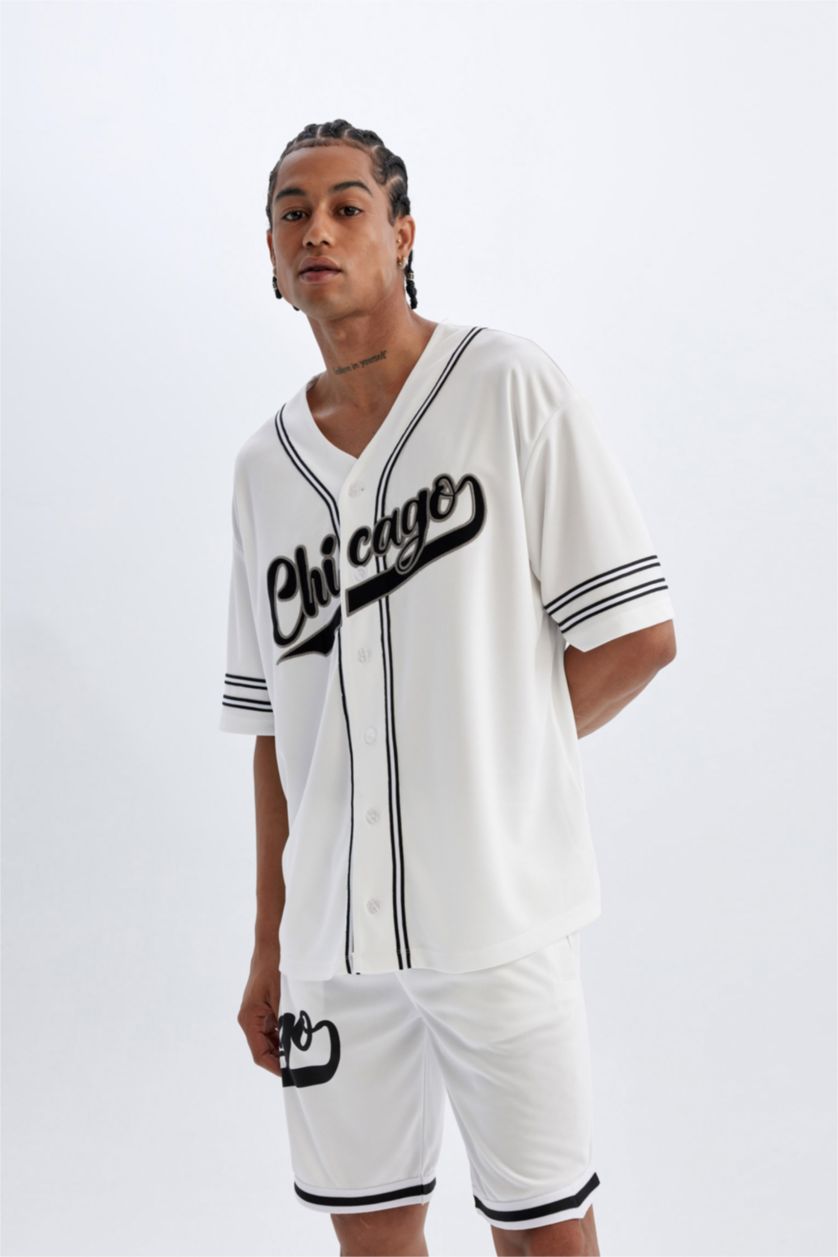 رجالي أبيض تيشيرت اوفر سايز تطريز بياقة قميص