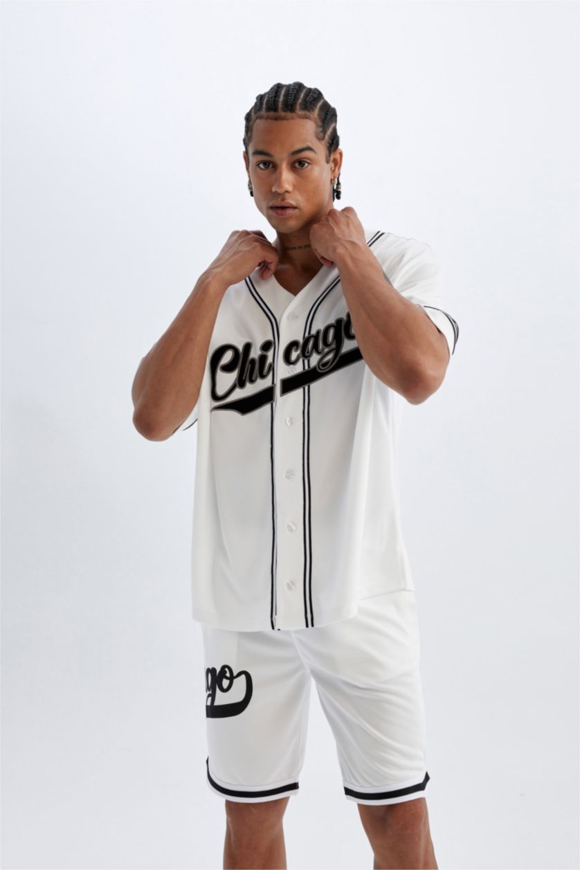 رجالي أبيض تيشيرت اوفر سايز تطريز بياقة قميص