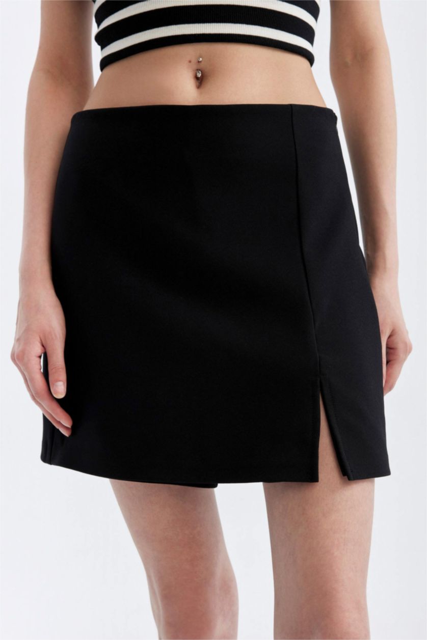 WOMAN Black Normal Waist Skort